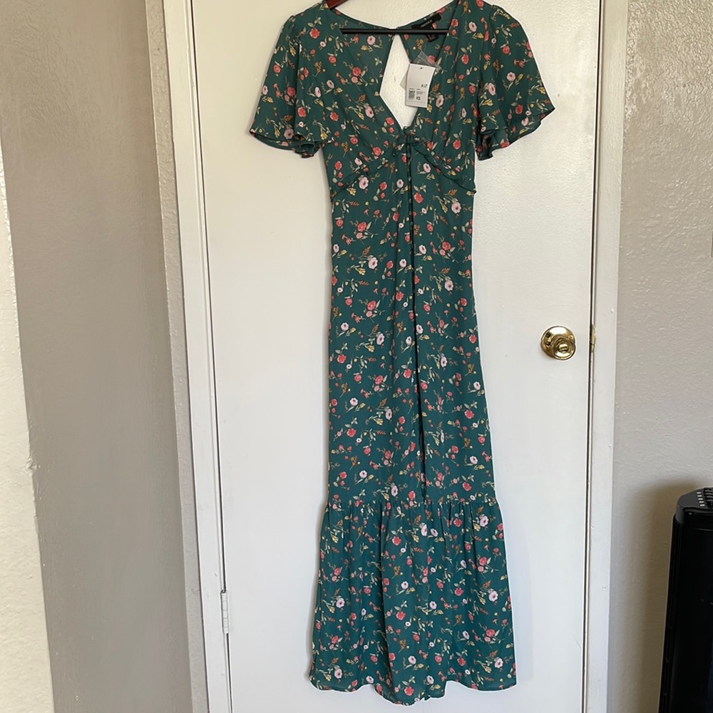 Forever 21 green floral backless maxi dress. Size XS.